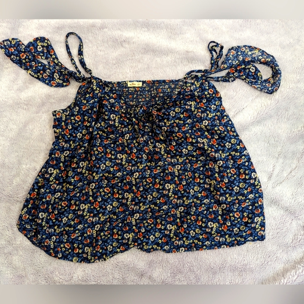 Flowered Hollister summer top, size L